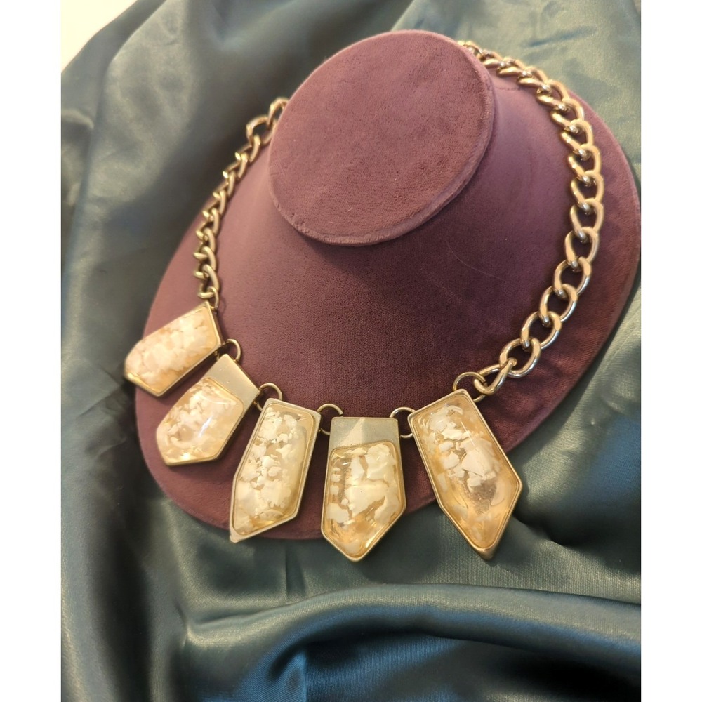 Vtg Chunky Confetti Lucite Acrylic Necklace Choker Abstract shapes Brass Tone